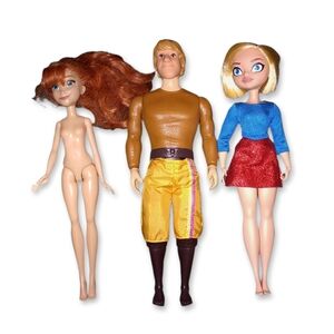 Lot De Trois Poupées Frozen Anna Et Kristoff, Et Super Girl DC